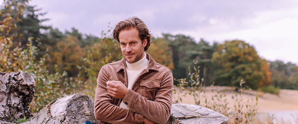 Man met een nieuw Vest