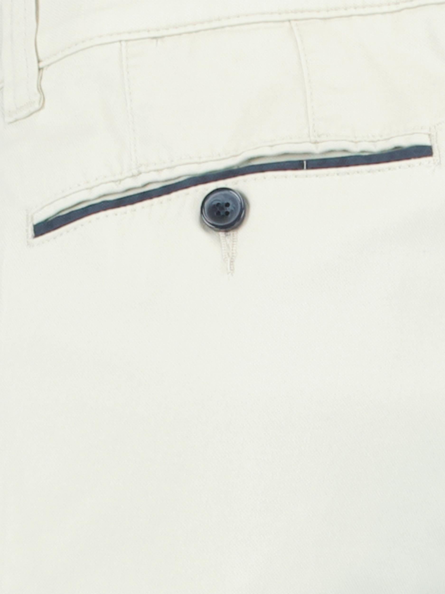 F043 Chino Wit  1.11.224/090
