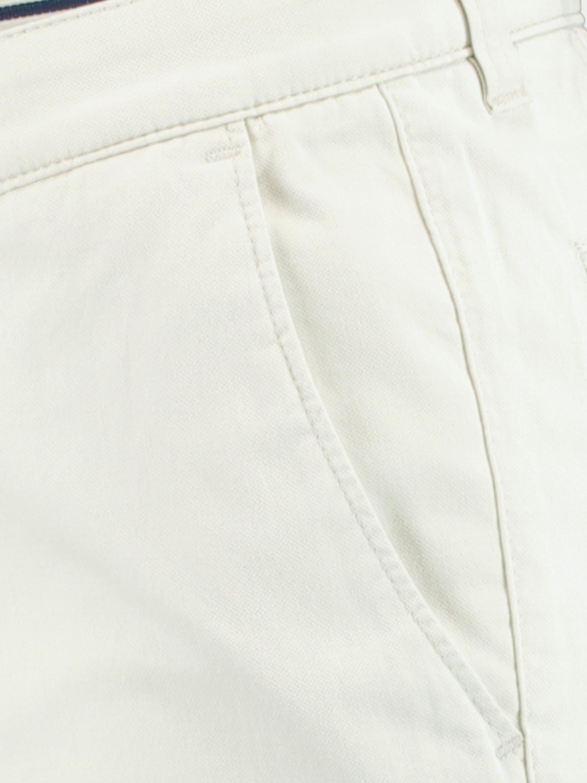F043 Chino Wit  1.11.224/090
