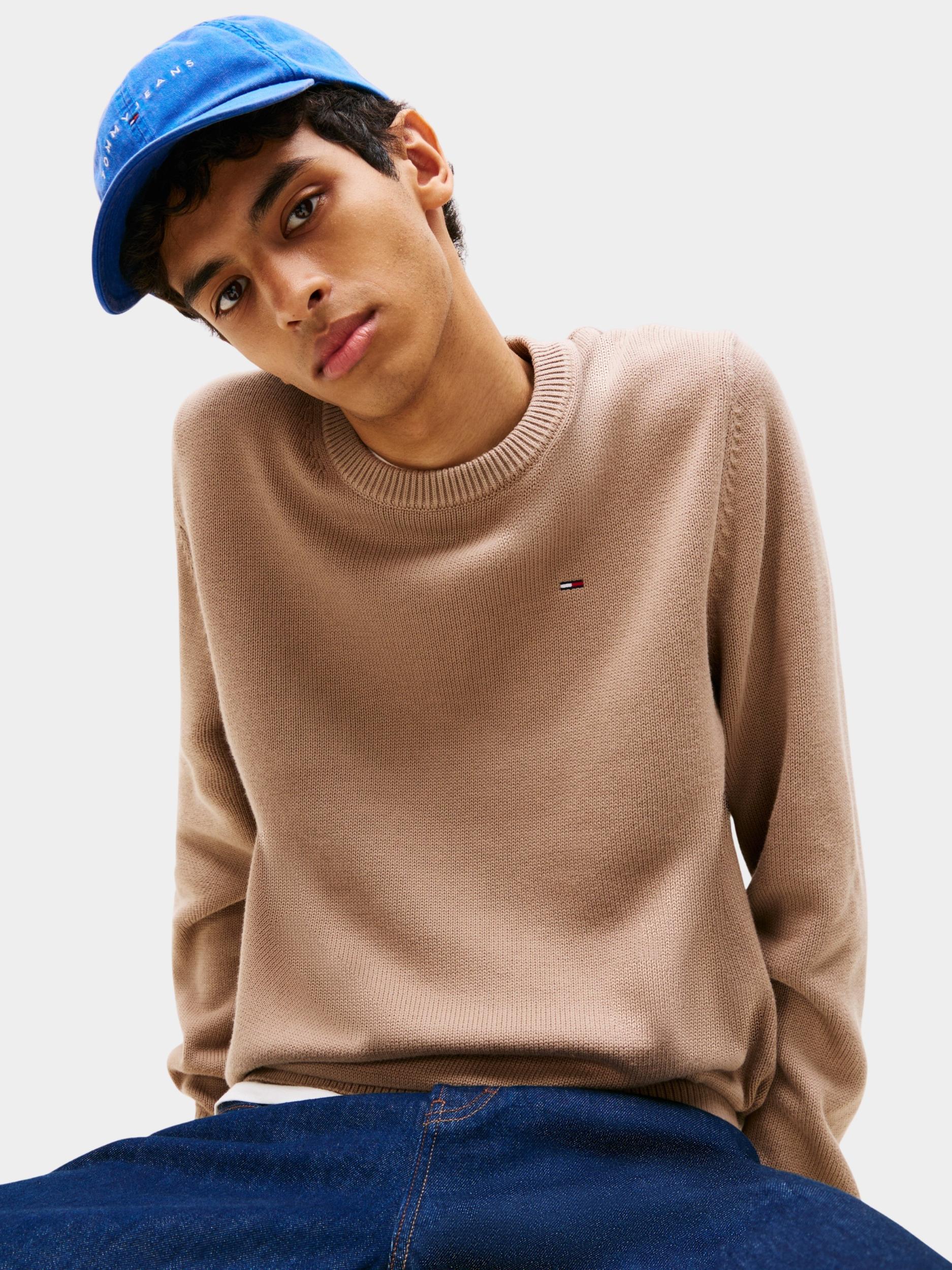 Tommy Jeans Pullover Bruin TJM SLIM ESS SWEATER EXT DM0DM21787/GVP